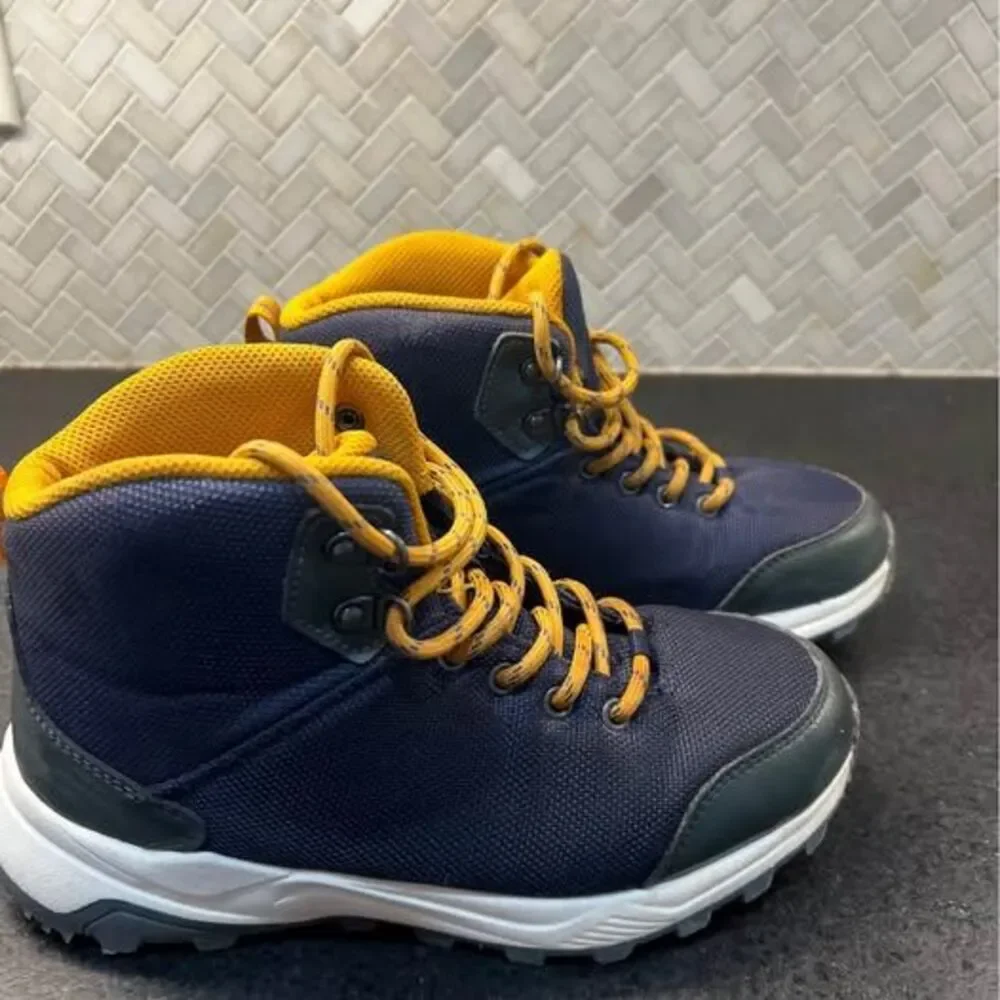 Boy’s All in Motion hiking boots - size 3
